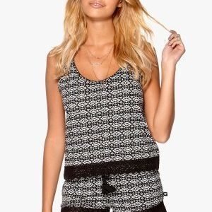 77thFLEA Durben top Black / White / Patterned