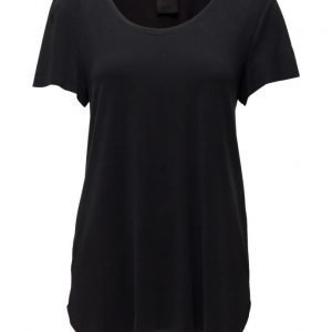 Black Lily Pacey T-Shirt