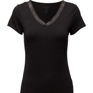 Calvin Klein S/S V Neck 3sy L