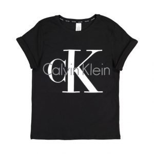 Calvin Klein T-Paita