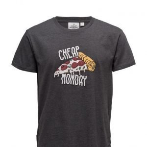 Cheap Monday Standard Tee Pizza Logo lyhythihainen t-paita