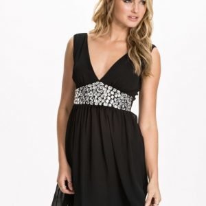 Club L Sleeveless Emb Chiffon Dress Svart