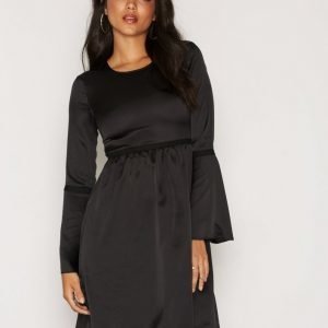 Dry Lake Raven Dress Skater Mekko Black