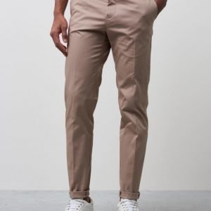 Filippa K Liam Sharp Chinos Desert