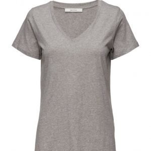 Gestuz Em Ss V-Neck