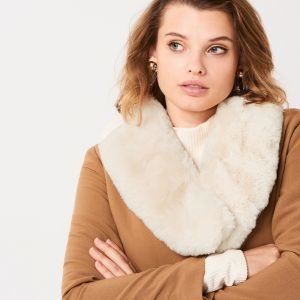 Gina Tricot Andrea Fur Collar Turkiskaulus Light Cream