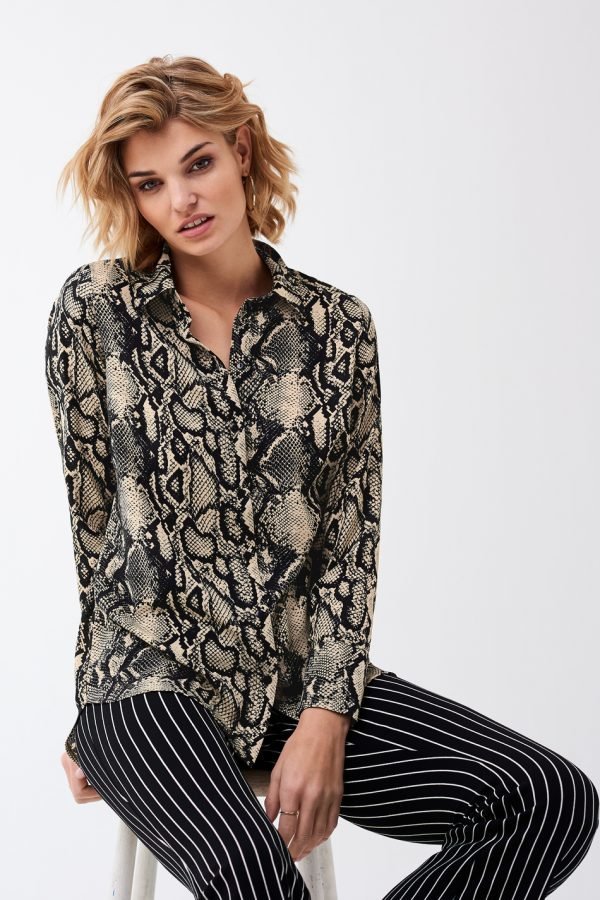 Gina Tricot Therece Shirt Paitapusero Snakeprint Aop