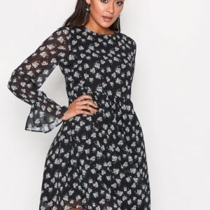 Glamorous Blossom Sleeve Dress Pitkähihainen Mekko Black