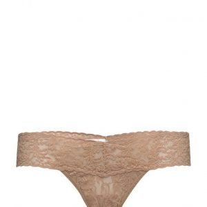 Hanky Panky Low Rise Thong Signature Lace stringit