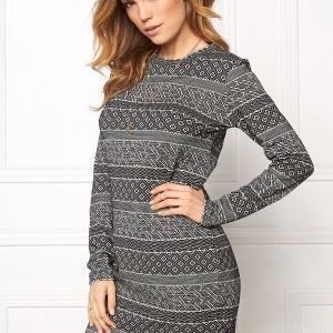 Jacqueline de Yong Peachpit l/s o-neck Black