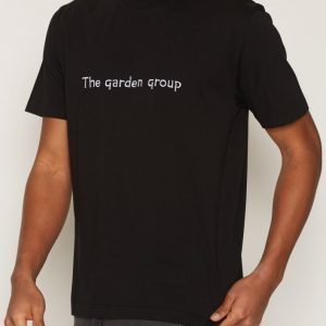 L'Homme Rouge Garden Group T-Shirt T-paita Black