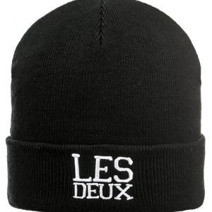 Les Deux hattu
