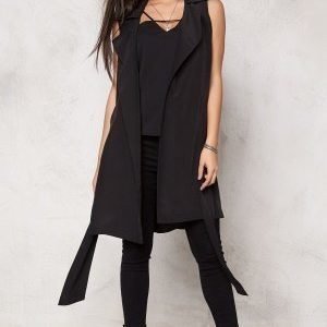 Make Way Maple Trench Vest Black