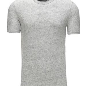 Minimum Delta T-paita