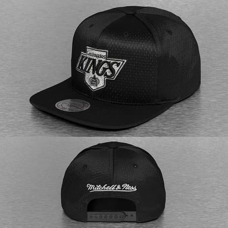 Mitchell & Ness Snapback Lippis Musta