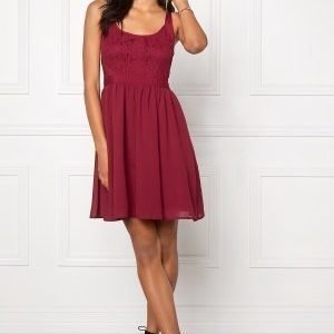 Model Behaviour Kajsa Dress Wine-red