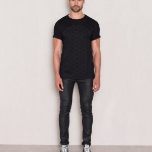 Mouli Archer Tee Black