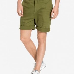 NLY MAN Chino Shorts Shortsit Oliivinvihreä