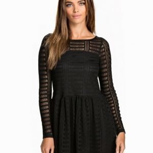 NLY Trend Lace Drop Waist Dress Svart