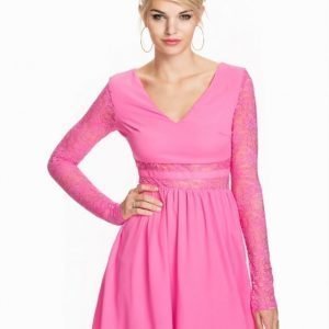 NLY Trend Lace Midriff Dress Rosa