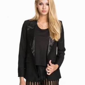 NLY Trend Sharp Blazer