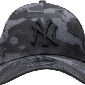 New Era 3930 Dark Cammo Lippis