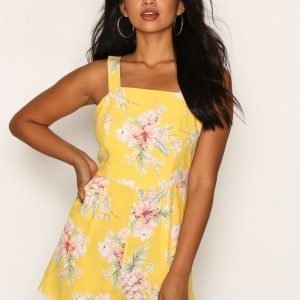 New Look Tropical Print Tie Playsuit Yellow