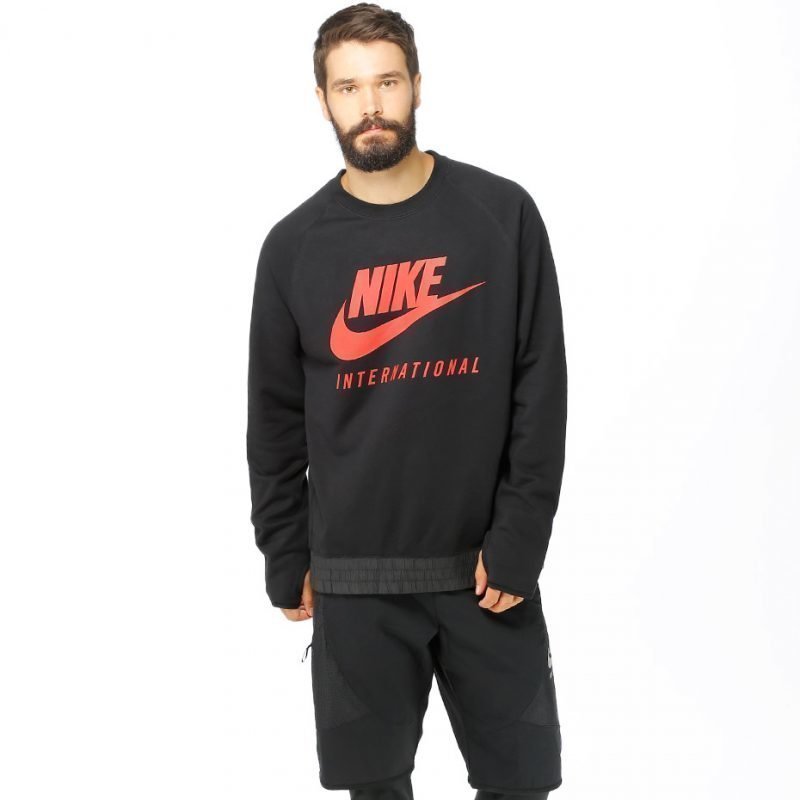 Nike International Crew -college