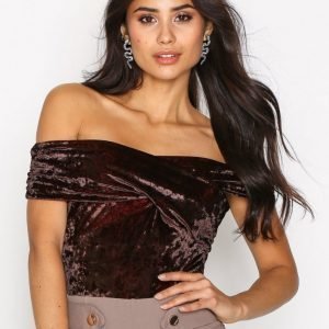 Nly One Wrap Top Velvet Body Ruskea