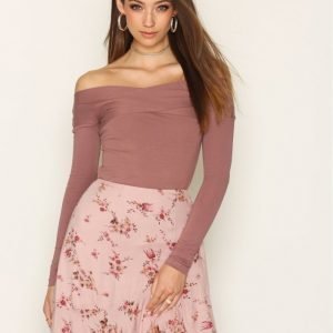 Nly Trend Draped Shoulder Top Pitkähihainen Paita Dark Rose