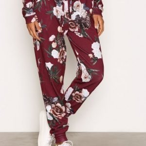 Nly Trend Flower Joggers Housut Burgundy