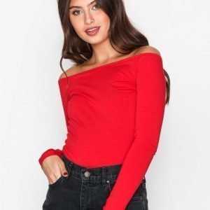 Nly Trend Off Duty Shoulder Top Pitkähihainen Paita Punainen