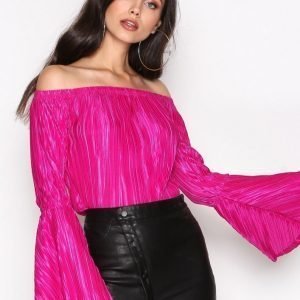 Nly Trend Off Shoulder Plissé Top Pitkähihainen Paita Fuchsia