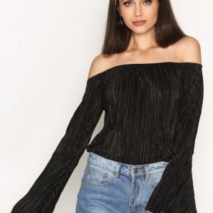 Nly Trend Off Shoulder Plissé Top Pitkähihainen Paita Musta