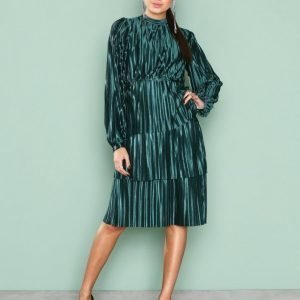 Nly Trend Plisse Party Dress Loose Fit Mekko Tummanvihreä