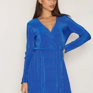 Nly Trend Pretty Pleats Dress Pitkähihainen Mekko Cobolt Blue