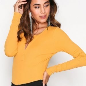 Nly Trend Rib V Body Mustard