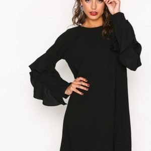 Nly Trend Ruffle Sleeve Dress Loose Fit Mekko Musta