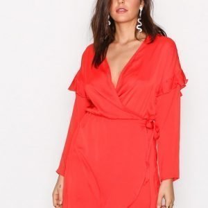 Nly Trend Satin Frill Wrap Dress Skater Mekko Punainen