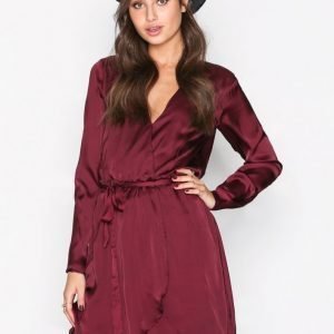 Nly Trend Satin Wrapped Dress Skater Mekko Burgundy