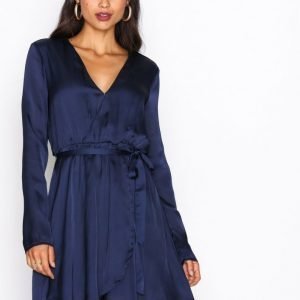 Nly Trend Satin Wrapped Dress Skater Mekko Tummansininen