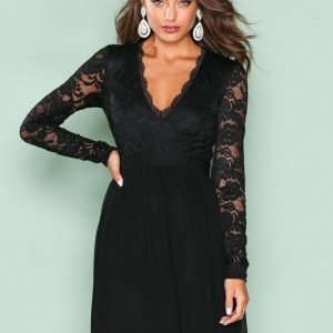 Nly Trend Scalloped Lace Prom Dress Skater Mekko Musta