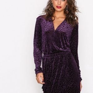 Nly Trend The It Leopard Dress Loose Fit Mekko Violetti