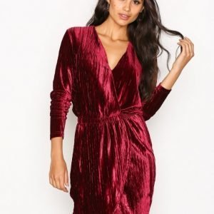 Nly Trend The It Velvet Dress Loose Fit Mekko Burgundy