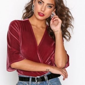 Nly Trend Velvet Mid Sleeve Body Fuchsia