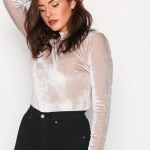 Nly Trend Velvet Open Back Top Pitkähihainen Paita Ivory