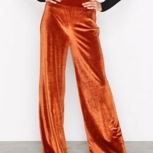 Nly Trend Velvet Solid Set Pants Housut Ruosteenruskea