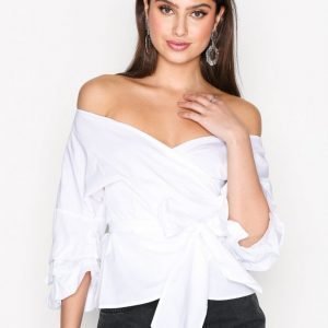 Nly Trend Wrap Shoulder Blouse Arkipaita Valkoinen