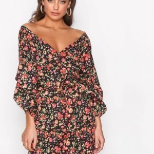 Nly Trend Wrap Shoulder Dress Loose Fit Mekko Flowers