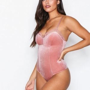 Pieces Pcrosita Velvet String Body Vaaleanpunainen